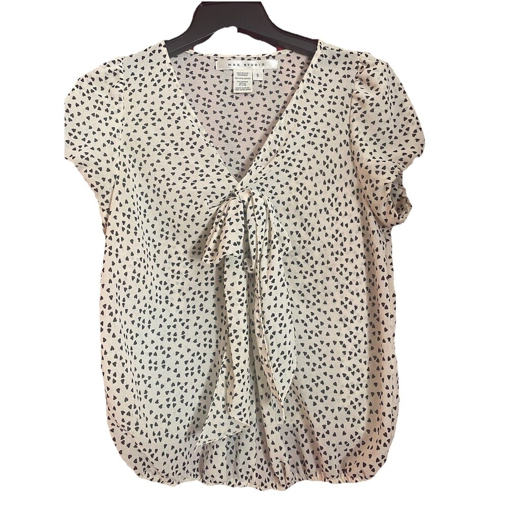 Max Studio Ivory With Tiny Black Hearts Short Sleeve Pullover Blouse Sz Small